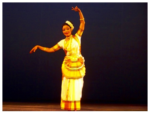 Mohiniattam by Bharathi Shivaji