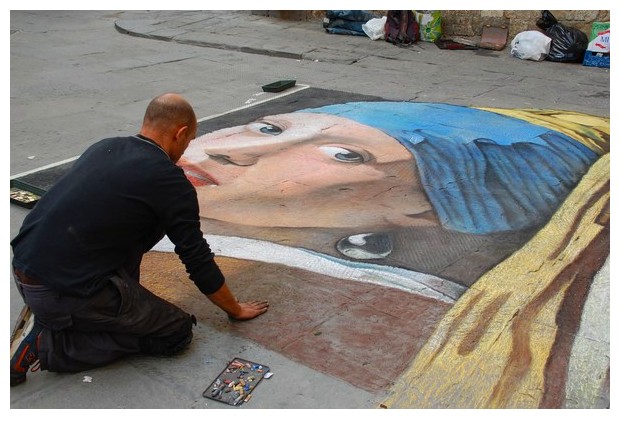 Street artist in Sienna, Italy