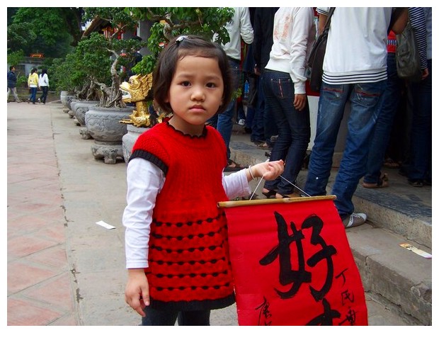 Vietnamese students with their chinese prayers