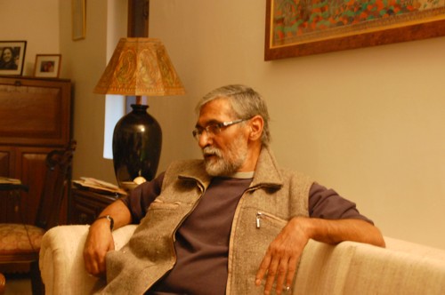 Jugnu Shardeya, Hindi writer, thinker