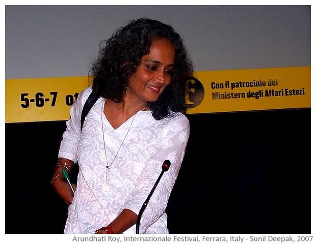 Arundhati Roy, author, Ferrara, Italy - images by Sunil Deepak, 2007