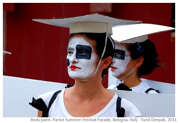 Painted bodies, cultural events, Bologna Italy - images by Sunil Deepak 2005-2013