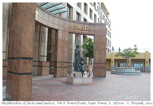 Bank statues, Cape Town - S. Deepak, 2012