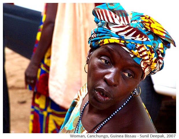 Women, Pelundo, Canchungo, Guinea Bissau - images by Sunil Deepak, 2007