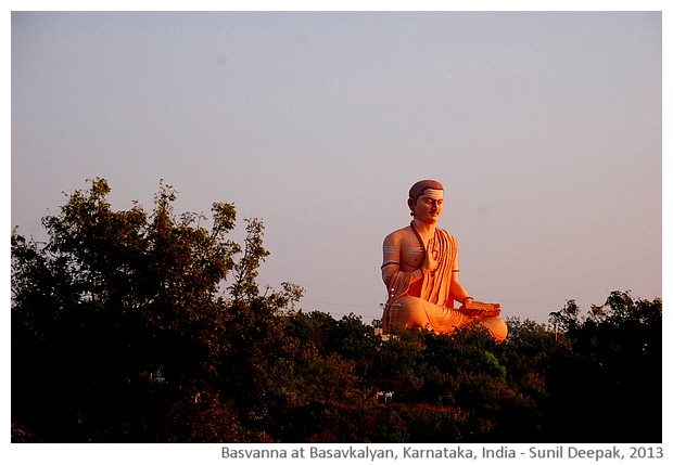 Giant statue - Basvanna from India - images by Sunil Deepak, 2013