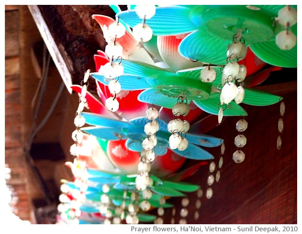 Temple decorations, Hanoi, Vietnam - images by Sunil Deepak, 2010