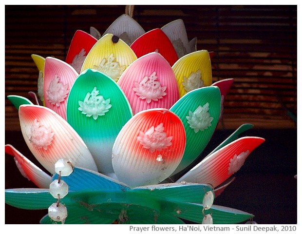 Temple decorations, Hanoi, Vietnam - images by Sunil Deepak, 2010