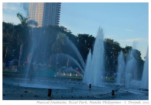 Musical fountain, Rizal Park, Manila - S. Deepak, 2011