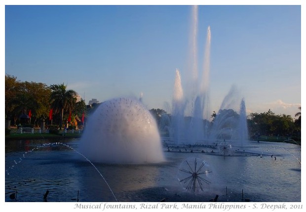 Musical fountain, Rizal Park, Manila - S. Deepak, 2011