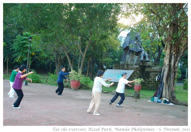 Tai chi, Rizal Park, Manila - S. Deepak, 2011