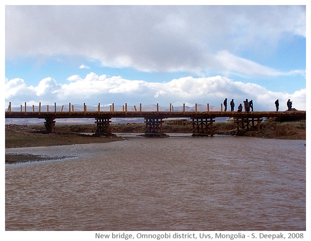 Building new bridge in Omnogobi, Uvs, Mongolia - S. Deepak, 2008