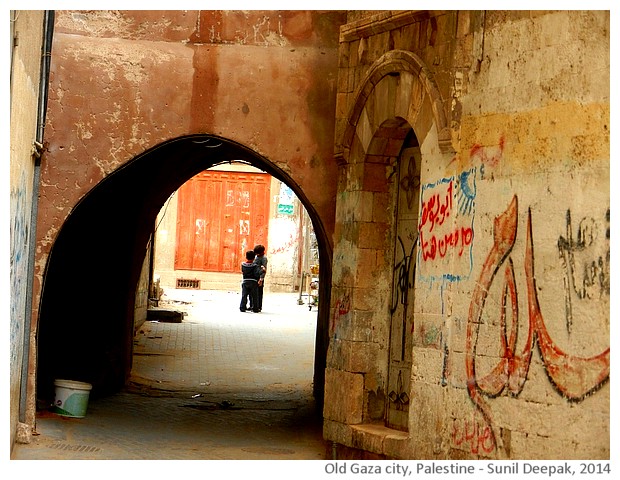 Streets, Old city, Gaza, Palestine - images by Sunil Deepak, 2014