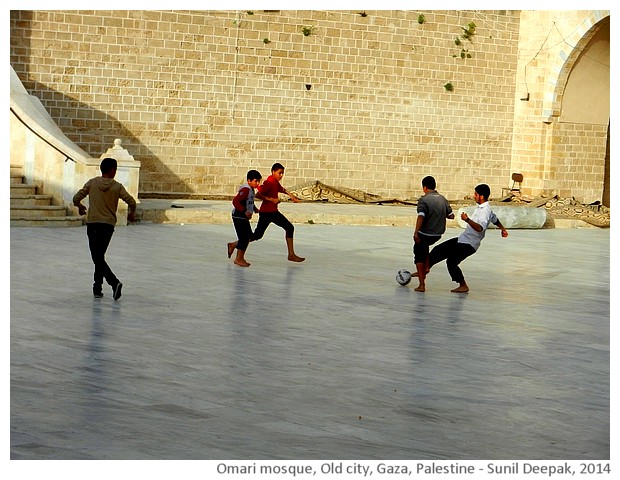 Omari mosque, old city, Gaza - images by Sunil Deepak, 2014