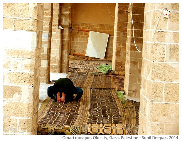 Omari mosque, old city, Gaza - images by Sunil Deepak, 2014