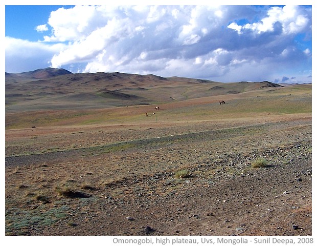 Omnogobi mountain plateau, Uvs, Mongolia - images by Sunil Deepak