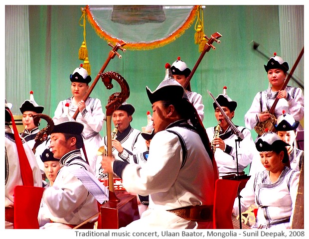 Traditional music concert, Mongolia - images by Sunil Deepak, 2008