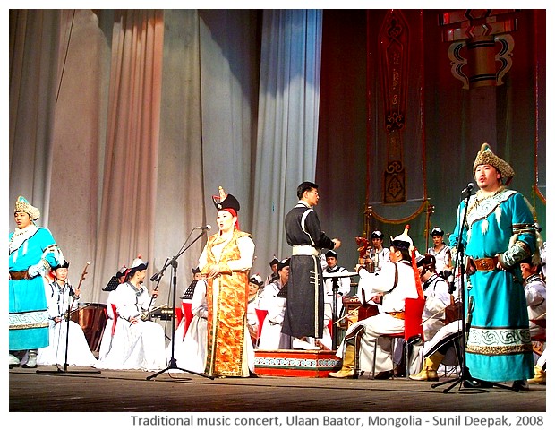 Traditional music concert, Mongolia - images by Sunil Deepak, 2008
