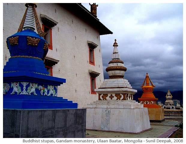 A Buddhist journey - images by Sunil Deepak, 2014