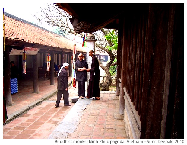 A Buddhist journey - images by Sunil Deepak, 2014