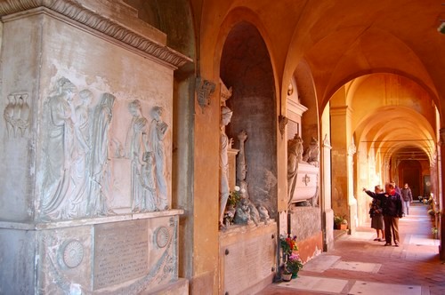 Monumental graves in Certosa cemetery of Bologna, Italy - images by S. Deepak, 2011