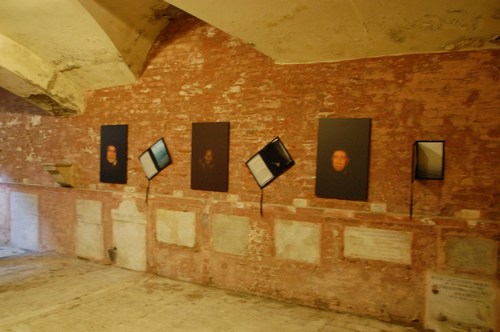 Monumental graves in Certosa cemetery of Bologna, Italy - images by S. Deepak, 2011