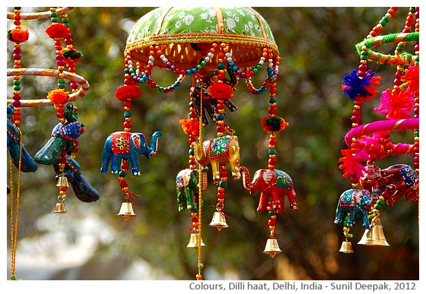 Colours, Dilli Haat, India - images by Sunil Deepak, 2012