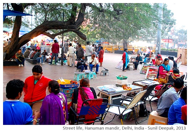 Street life Delhi, India - images by Sunil Deepak