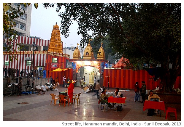 Street life Delhi, India - images by Sunil Deepak