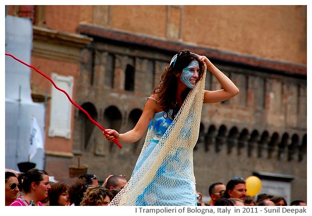 Trampolieri - stilt walkers of Bologna 2005-11, Images by Sunil Deepak