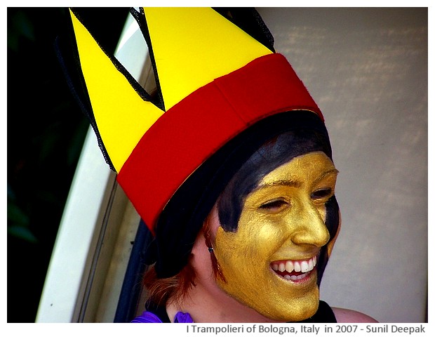 Trampolieri - stilt walkers of Bologna 2005-11, Images by Sunil Deepak