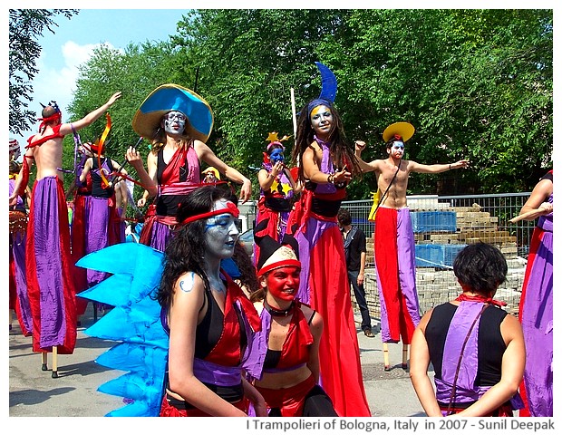 Trampolieri - stilt walkers of Bologna 2005-11, Images by Sunil Deepak