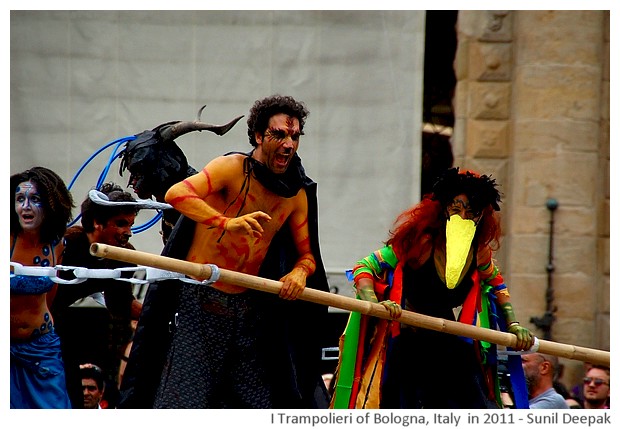 Trampolieri - stilt walkers of Bologna 2005-11, Images by Sunil Deepak