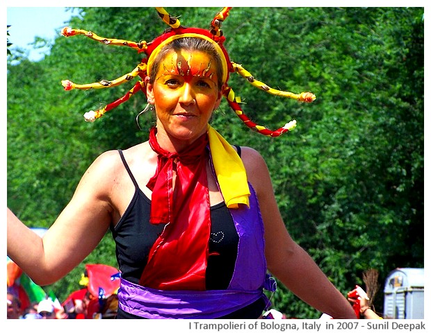 Trampolieri - stilt walkers of Bologna 2005-11, Images by Sunil Deepak