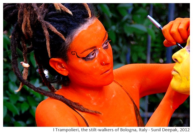 I Trampolieri, the stilt-walkers of Bologna - images by Sunil Deepak, 2012-13