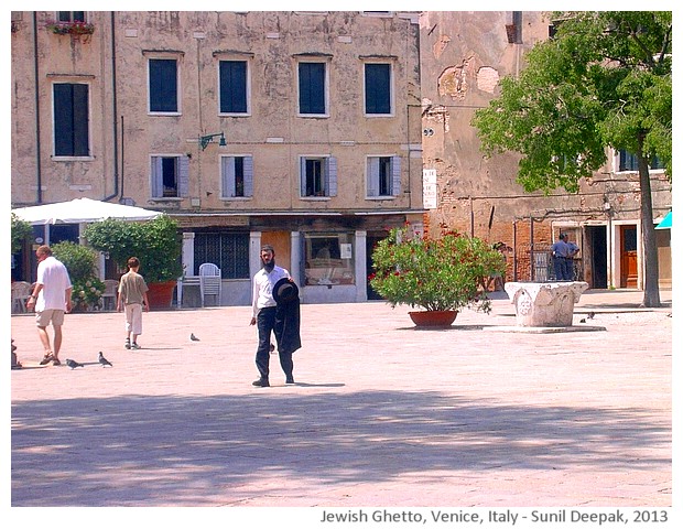 Venice walking tour, Jews ghetto, Italy - images by Sunil Deepak