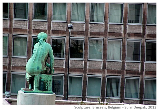 Bronze sculpture of nude woman, Brussels, Belgium - images by Sunil Deepak, 2013