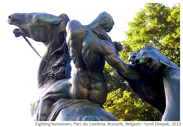 Fighting horsemen sculpture, Brussels, Belgium - images by Sunil Deepak, 2013