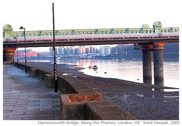 Thames, British Museum and Trafalgar square, London - images by Sunil Deepak, 2005