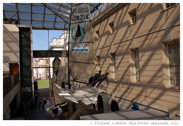Hanging boat - London marittime museum, 2011