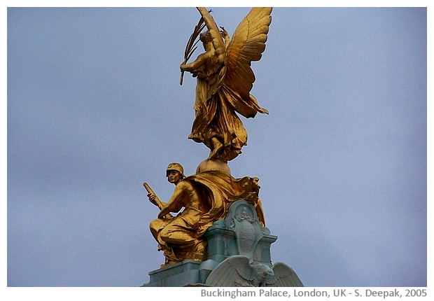 Around Buckingham Palace, London UK - images by Sunil Deepak, 2005