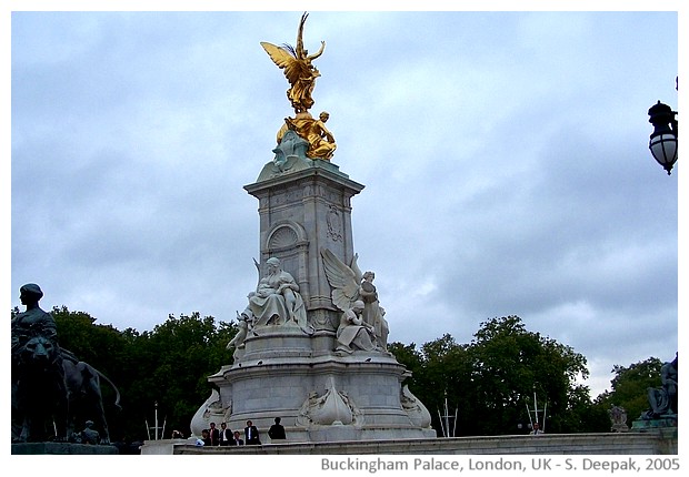 Around Buckingham Palace, London UK - images by Sunil Deepak, 2005