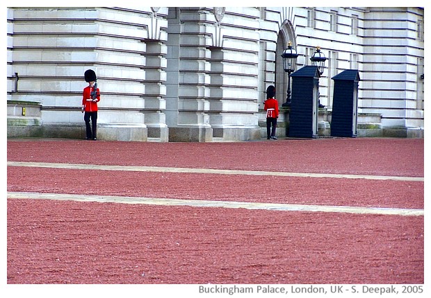 Around Buckingham Palace, London UK - images by Sunil Deepak, 2005