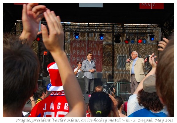 Fans of ice hockey in Prague, with Czeck president, Vaclav Klaus - images by S. Deepak