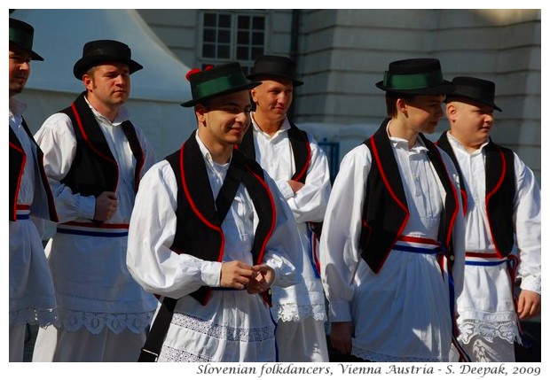 Slovenian folk dancers - S. Deepak, 2009