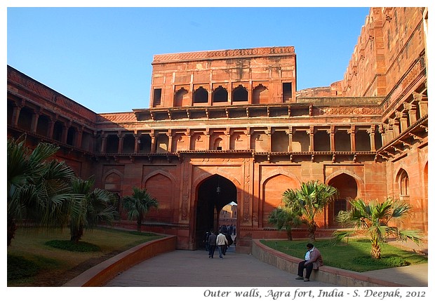 Outer walls, Agra fort, India - S. Deepak, 2012