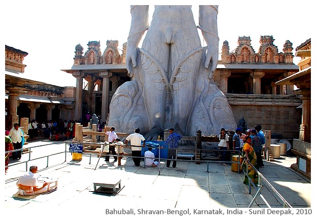 Jain muni prayers, Bahubali, Shravan-Belagola, Karnataka, India - images by Sunil Deepak, 2013