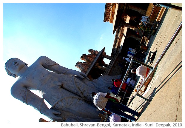 Jain muni prayers, Bahubali, Shravan-Belagola, Karnataka, India - images by Sunil Deepak, 2013