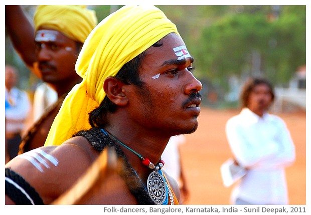 Folk dancers, Bangalore, Karnataka, India - images by Sunil Deepak, 2011