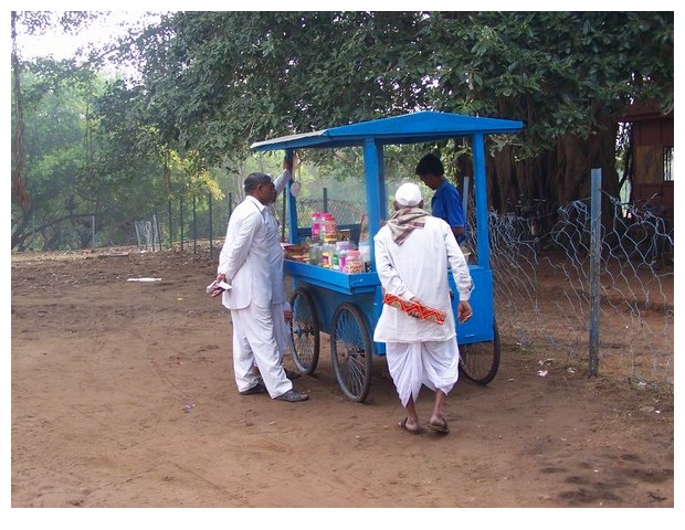 Mobile tea shop, Konark, India