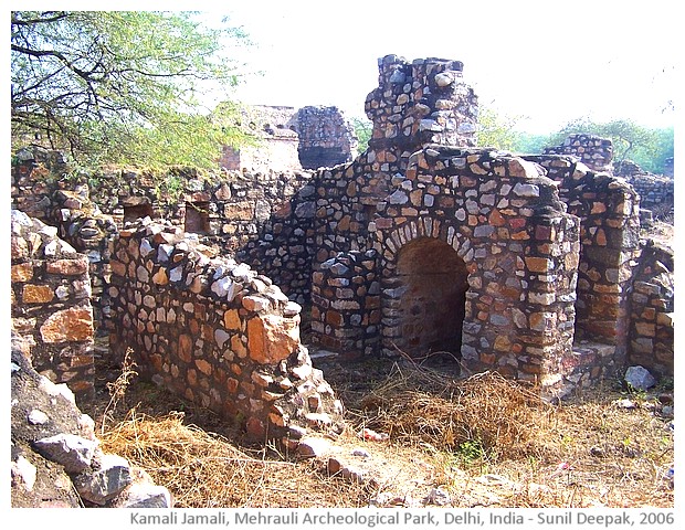 Delhi, Mehrauli archeological park - images by Sunil Deepak, 2006